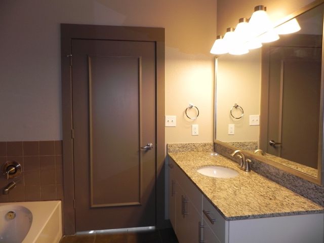 4320 Dickason Avenue 402, Dallas, TX 75219