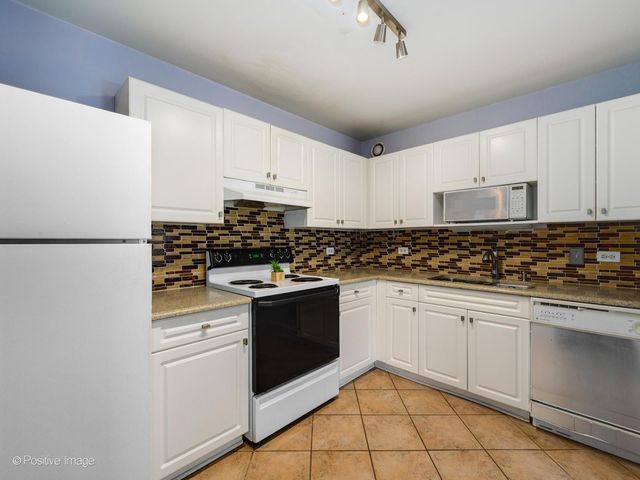 70 W Huron Street 605, Chicago, IL 60654