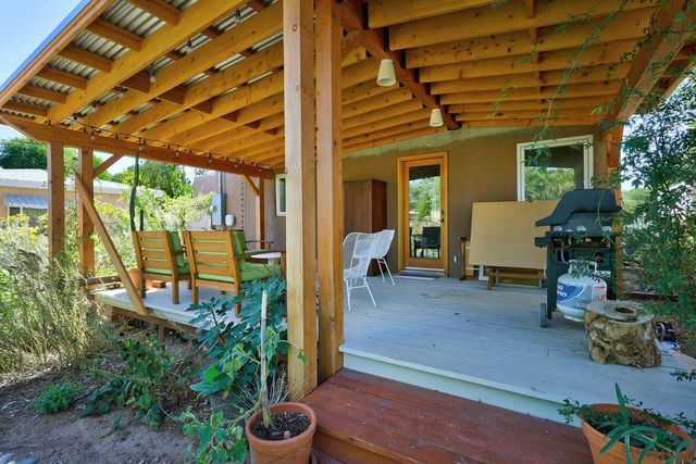 2201 Milton Court NW, Albuquerque, NM 87104