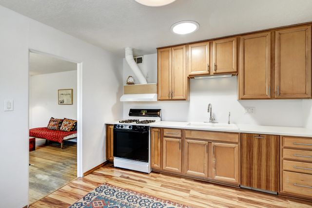 2201 Milton Court NW, Albuquerque, NM 87104