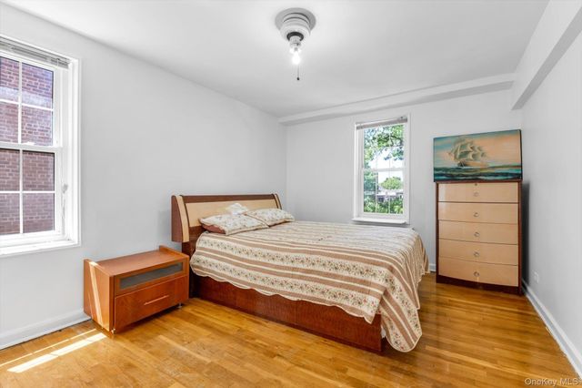140-18 Burden Crescent 305, Briarwood, NY 11435