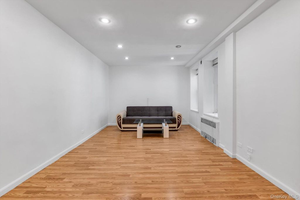 140-18 Burden Crescent 305, Briarwood, NY 11435 — photo 3