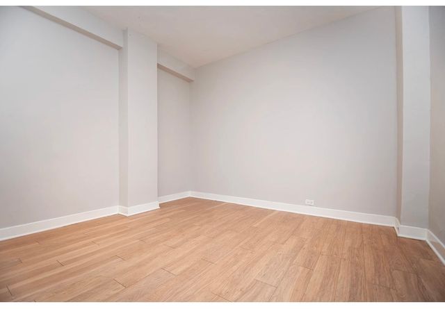 511 W Belmont Avenue 3, Chicago, IL 60657