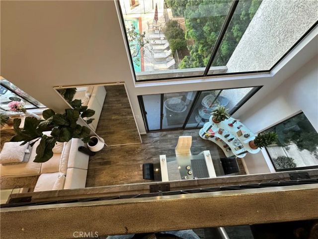 18445 Hatteras Street 402, Tarzana, CA 91356