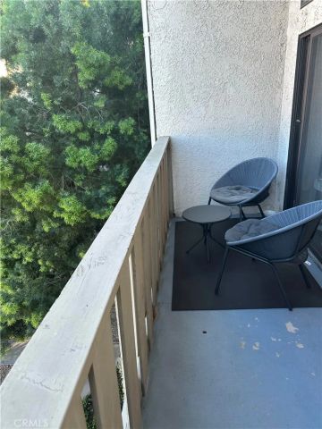 18445 Hatteras Street 402, Tarzana, CA 91356