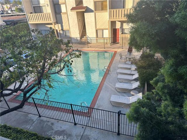 18445 Hatteras Street 402, Tarzana, CA 91356