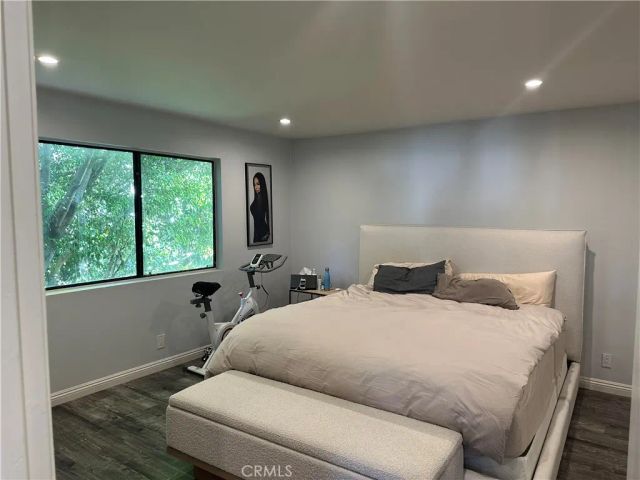 18445 Hatteras Street 402, Tarzana, CA 91356