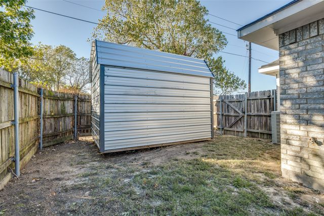 6826 Conestoga Drive, Rowlett, TX 75089