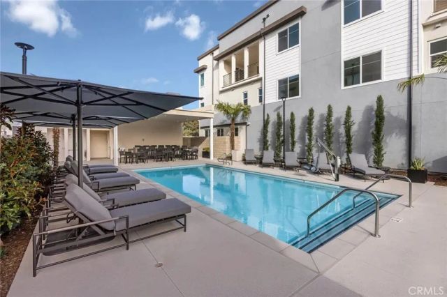 7268 Ellington Dr, Huntington Beach, CA 92647
