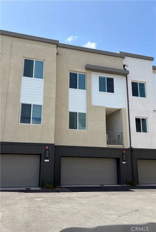 7268 Ellington Dr, Huntington Beach, CA 92647