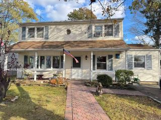 129 Spring Lane, Levittown, NY 11756