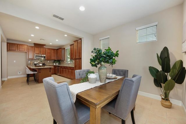 908 Lyon Pl, Roseville, CA 95747