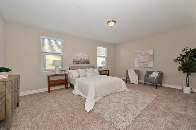 908 Lyon Pl, Roseville, CA 95747