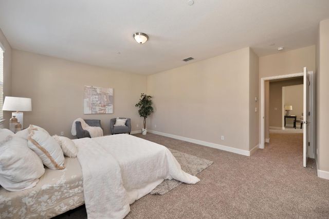 908 Lyon Pl, Roseville, CA 95747