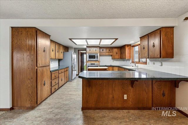 1124 E Lewis Ln, Nampa, ID 83686