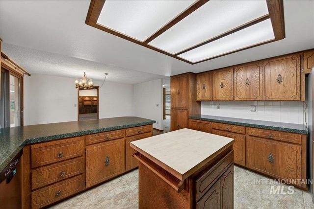 1124 E Lewis Ln, Nampa, ID 83686