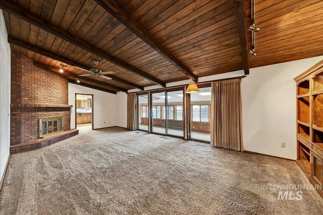 1124 E Lewis Ln, Nampa, ID 83686