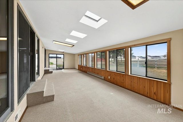 1124 E Lewis Ln, Nampa, ID 83686