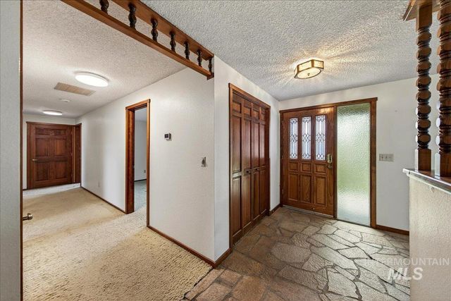 1124 E Lewis Ln, Nampa, ID 83686