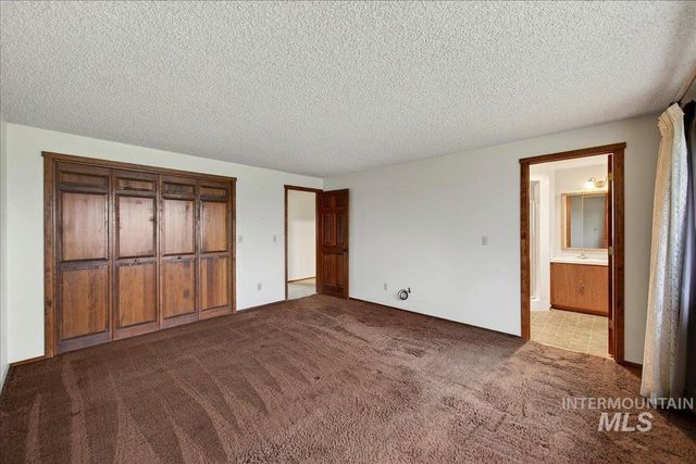 1124 E Lewis Ln, Nampa, ID 83686