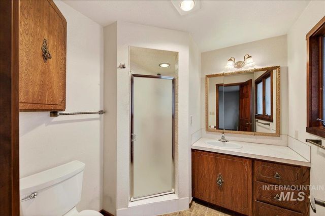 1124 E Lewis Ln, Nampa, ID 83686