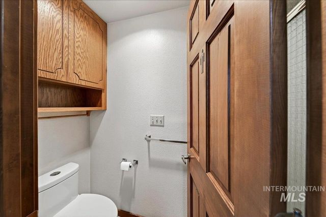 1124 E Lewis Ln, Nampa, ID 83686