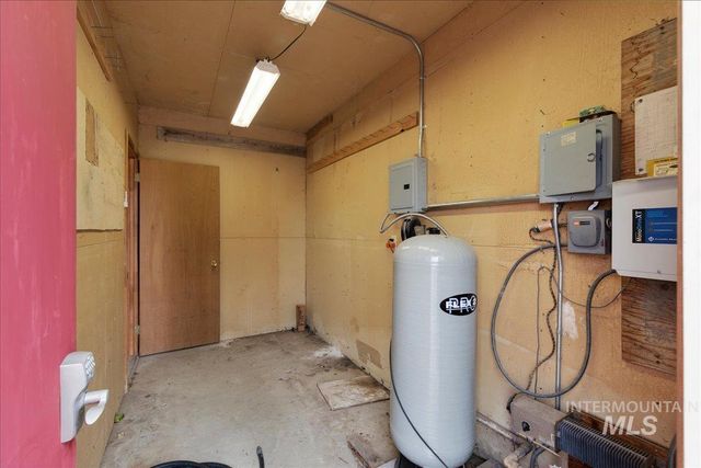 1124 E Lewis Ln, Nampa, ID 83686