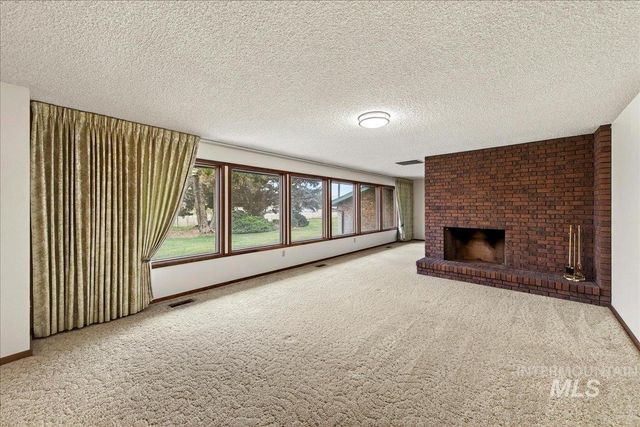 1124 E Lewis Ln, Nampa, ID 83686