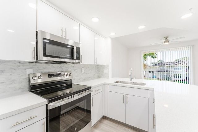 20889 Saint Andrews Boulevard 25, Boca Raton, FL 33433