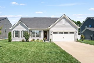 2713 Greenview Dr, Murfreesboro, TN 37128
