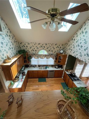 801 Pecan Forest CT, Chesapeake, VA 23322