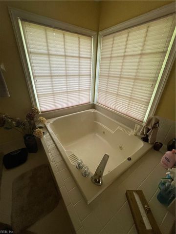 801 Pecan Forest CT, Chesapeake, VA 23322
