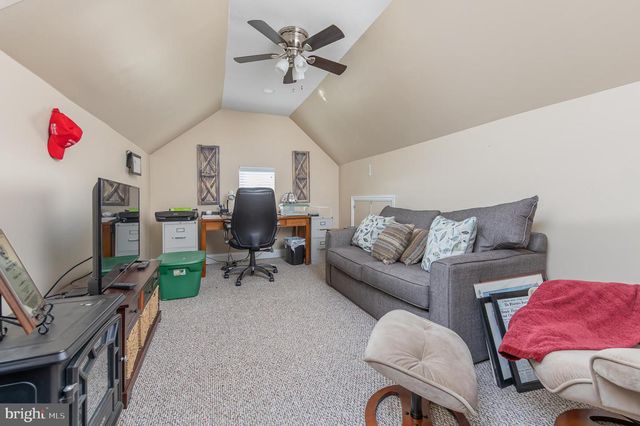 129 WEATHERBY LN, Glassboro, NJ 08028