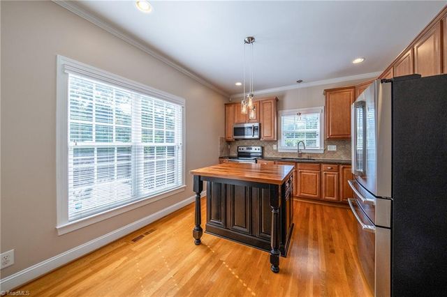 6902 Prairie Grove Drive, Clemmons, NC 27012