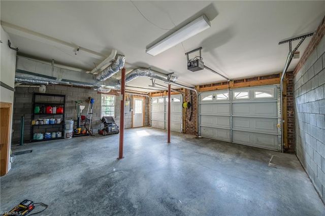 6902 Prairie Grove Drive, Clemmons, NC 27012