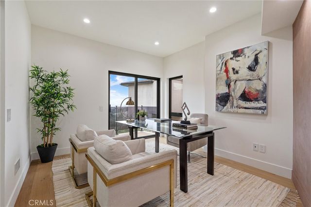 6438 Georgius, Los Angeles, CA 90068
