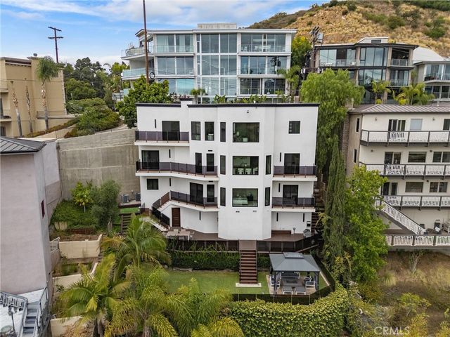 6438 Georgius, Los Angeles, CA 90068