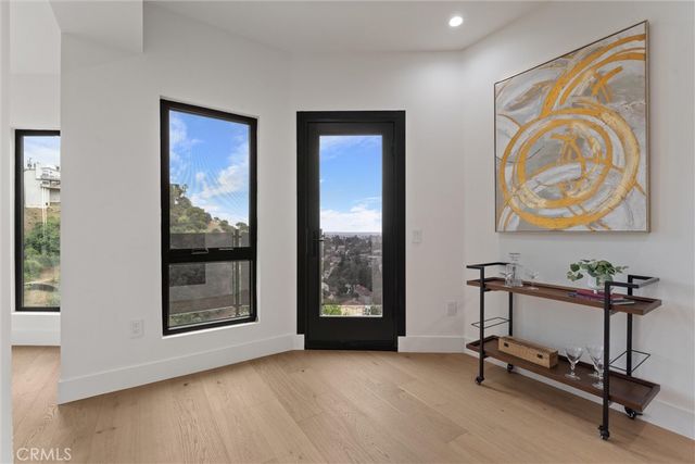 6438 Georgius, Los Angeles, CA 90068