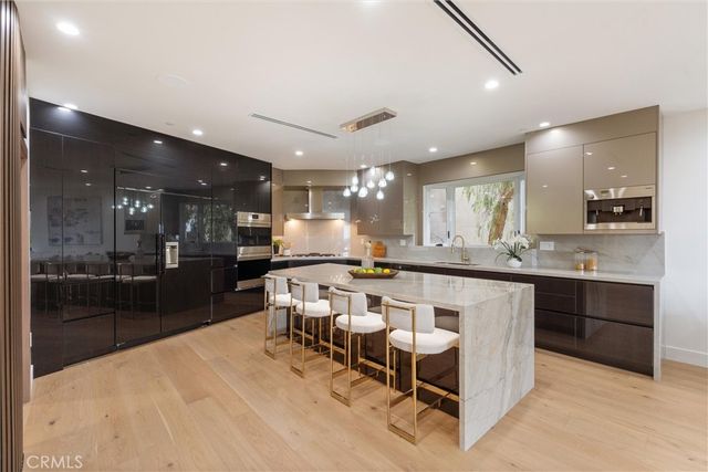 6438 Georgius, Los Angeles, CA 90068