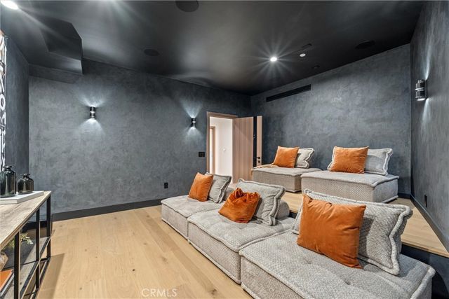 6438 Georgius, Los Angeles, CA 90068