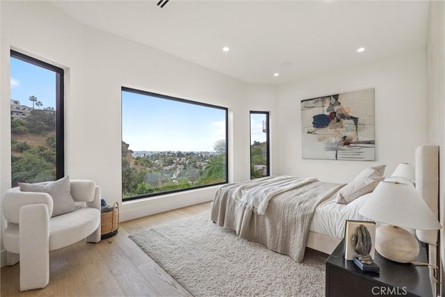 6438 Georgius, Los Angeles, CA 90068