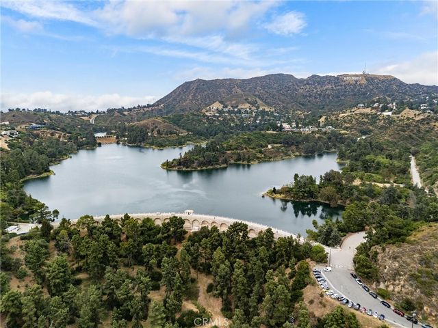 6438 Georgius, Los Angeles, CA 90068