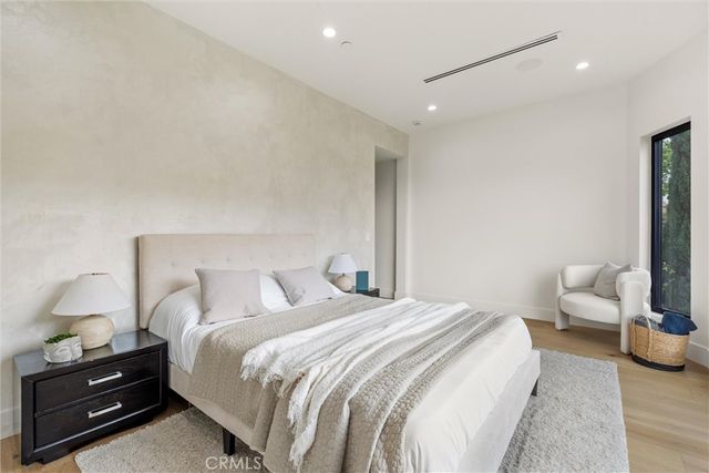 6438 Georgius, Los Angeles, CA 90068