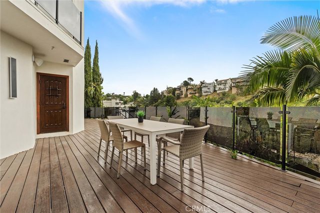 6438 Georgius, Los Angeles, CA 90068