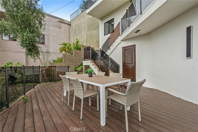 6438 Georgius, Los Angeles, CA 90068