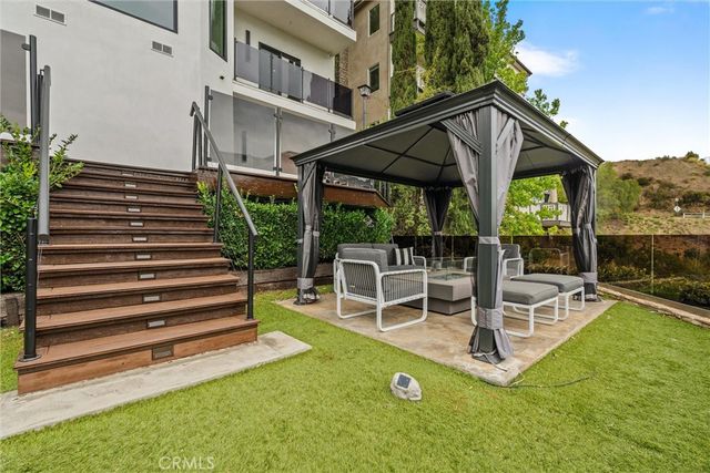 6438 Georgius, Los Angeles, CA 90068