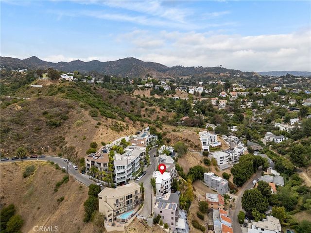 6438 Georgius, Los Angeles, CA 90068