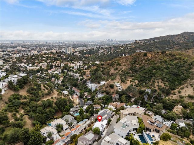 6438 Georgius, Los Angeles, CA 90068