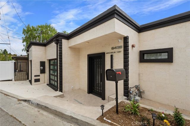 6438 Georgius, Los Angeles, CA 90068