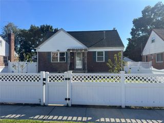 26 Circle Drive, Hempstead, NY 11550